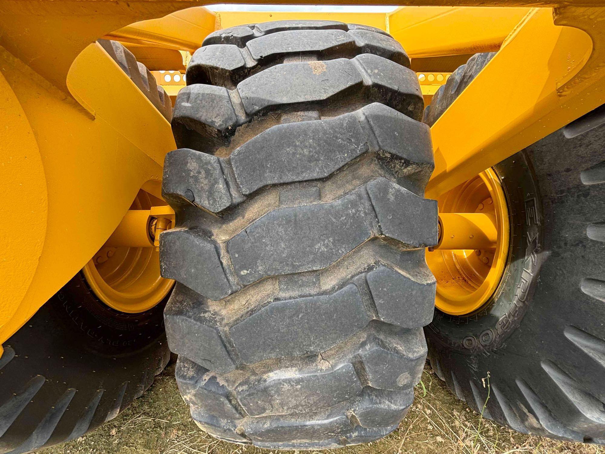John Deere 2112C Soil Scraper