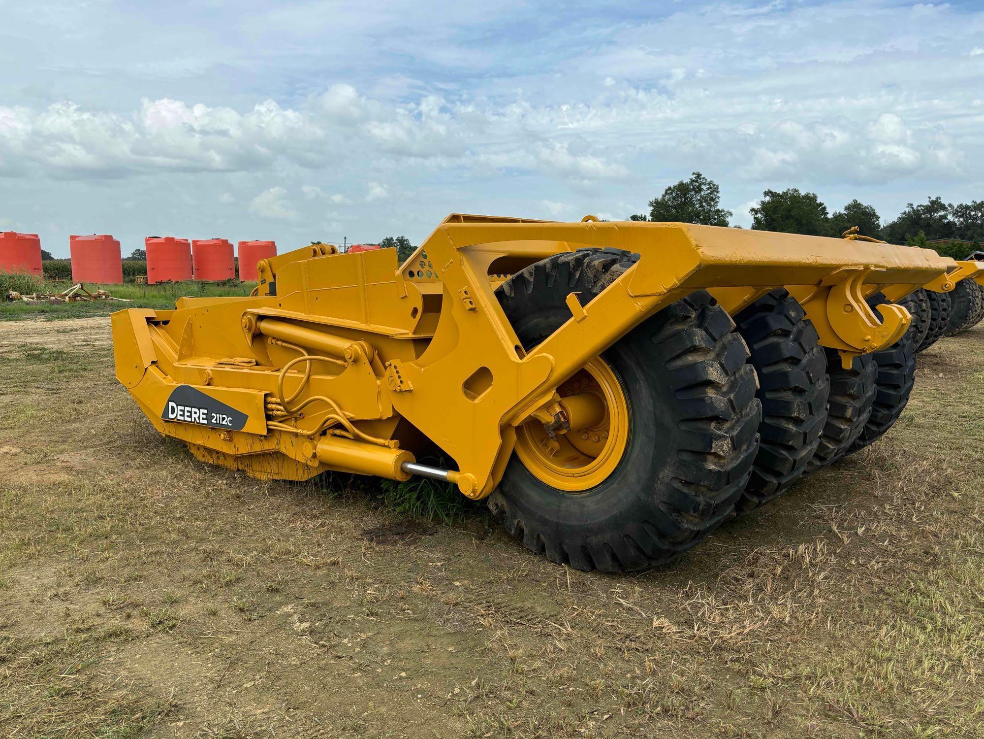 John Deere 2112C Soil Scraper