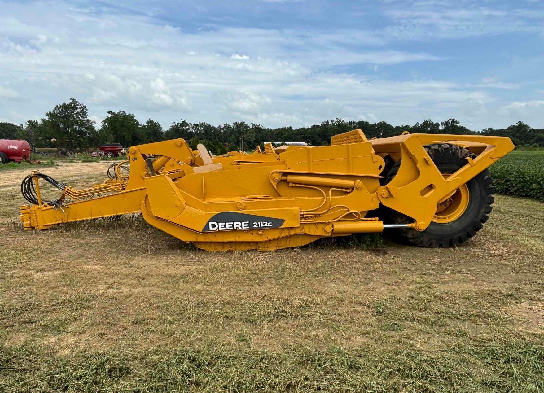 John Deere 2112C Soil Scraper