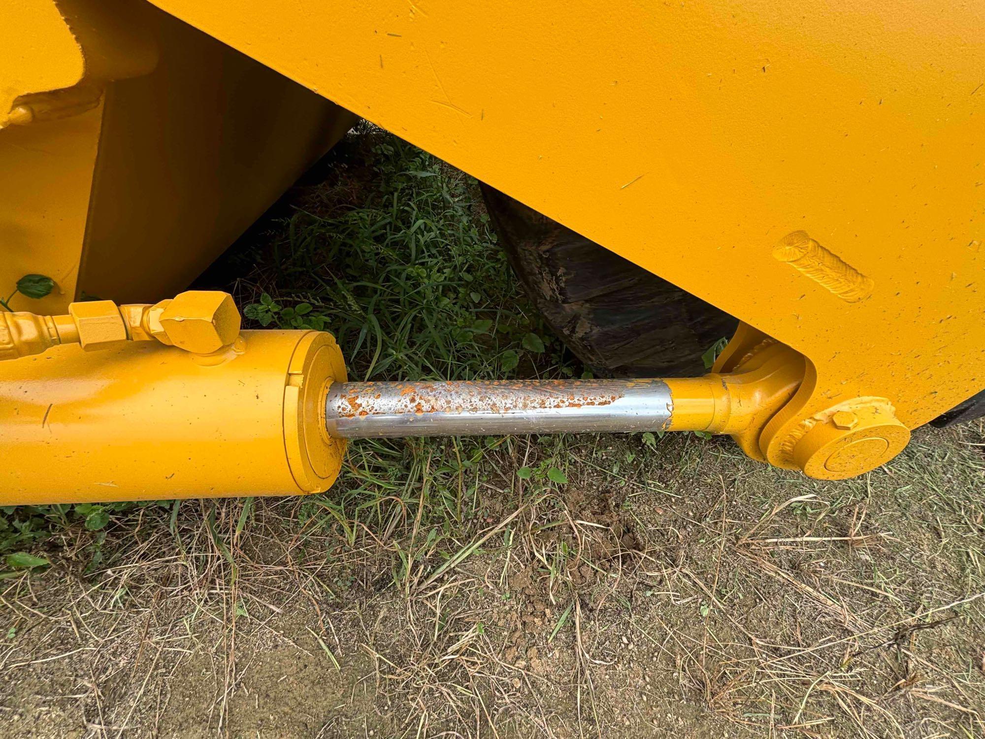 John Deere 2112C Soil Scraper