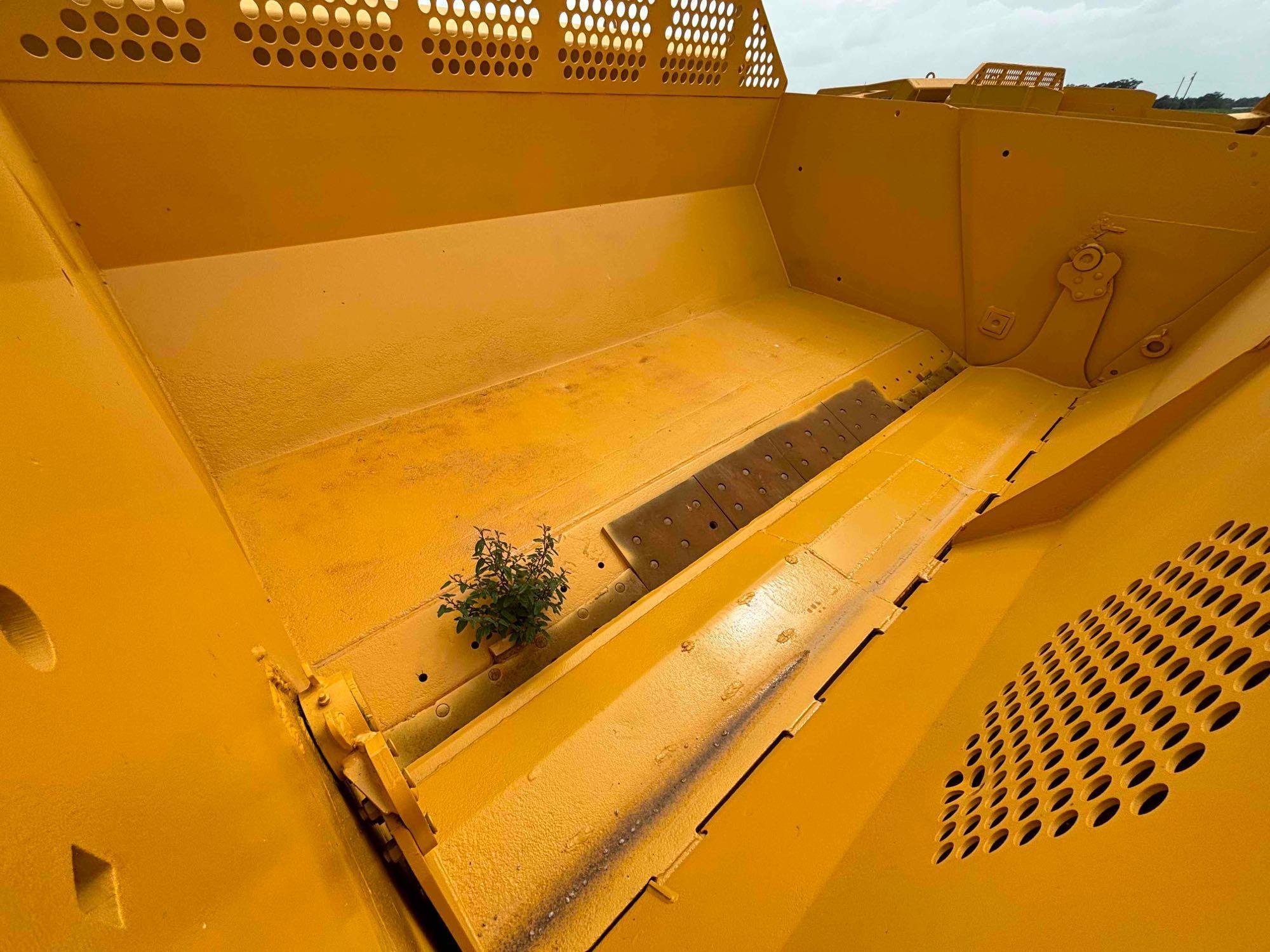 John Deere 2112C Soil Scraper