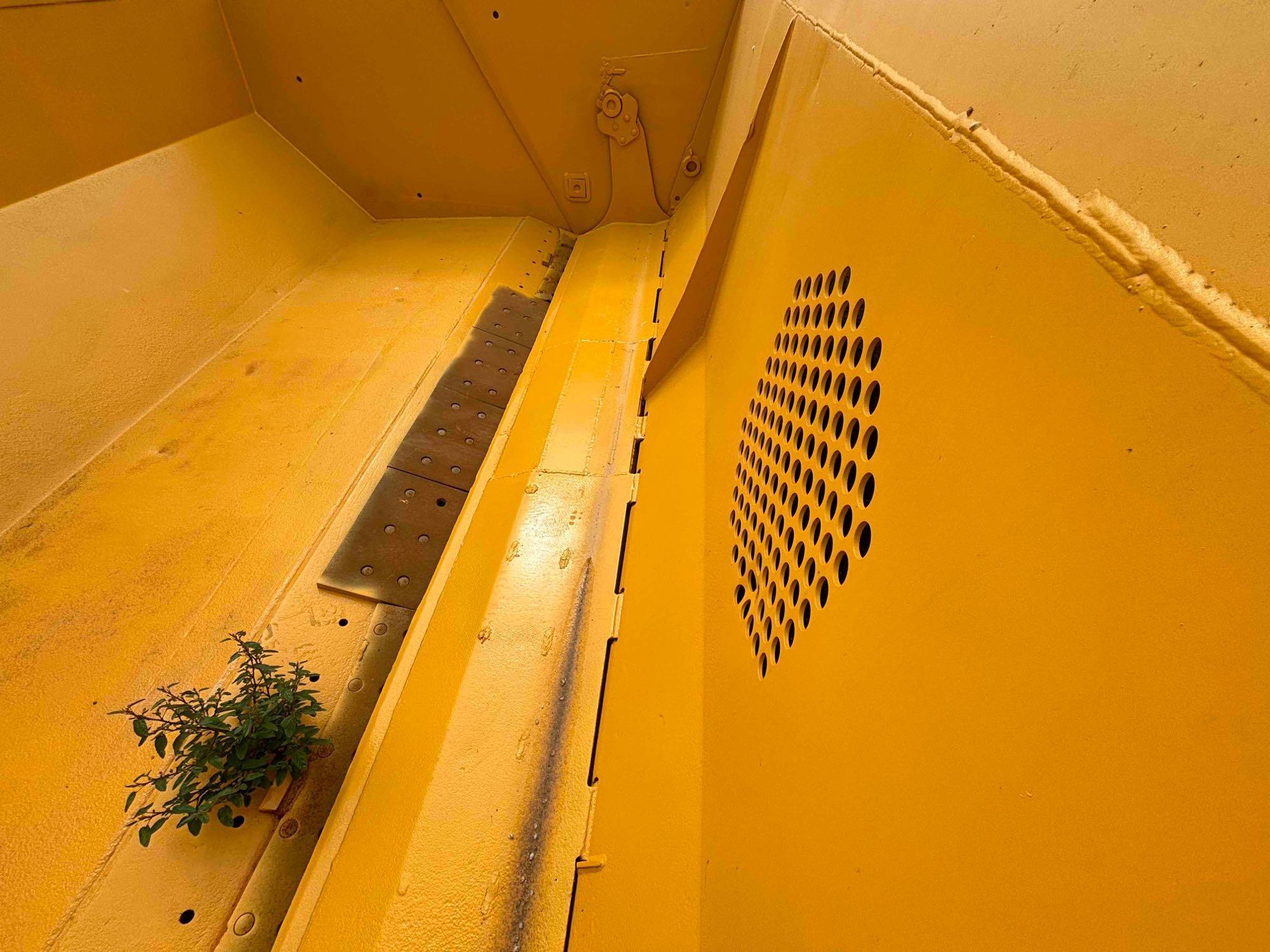 John Deere 2112C Soil Scraper