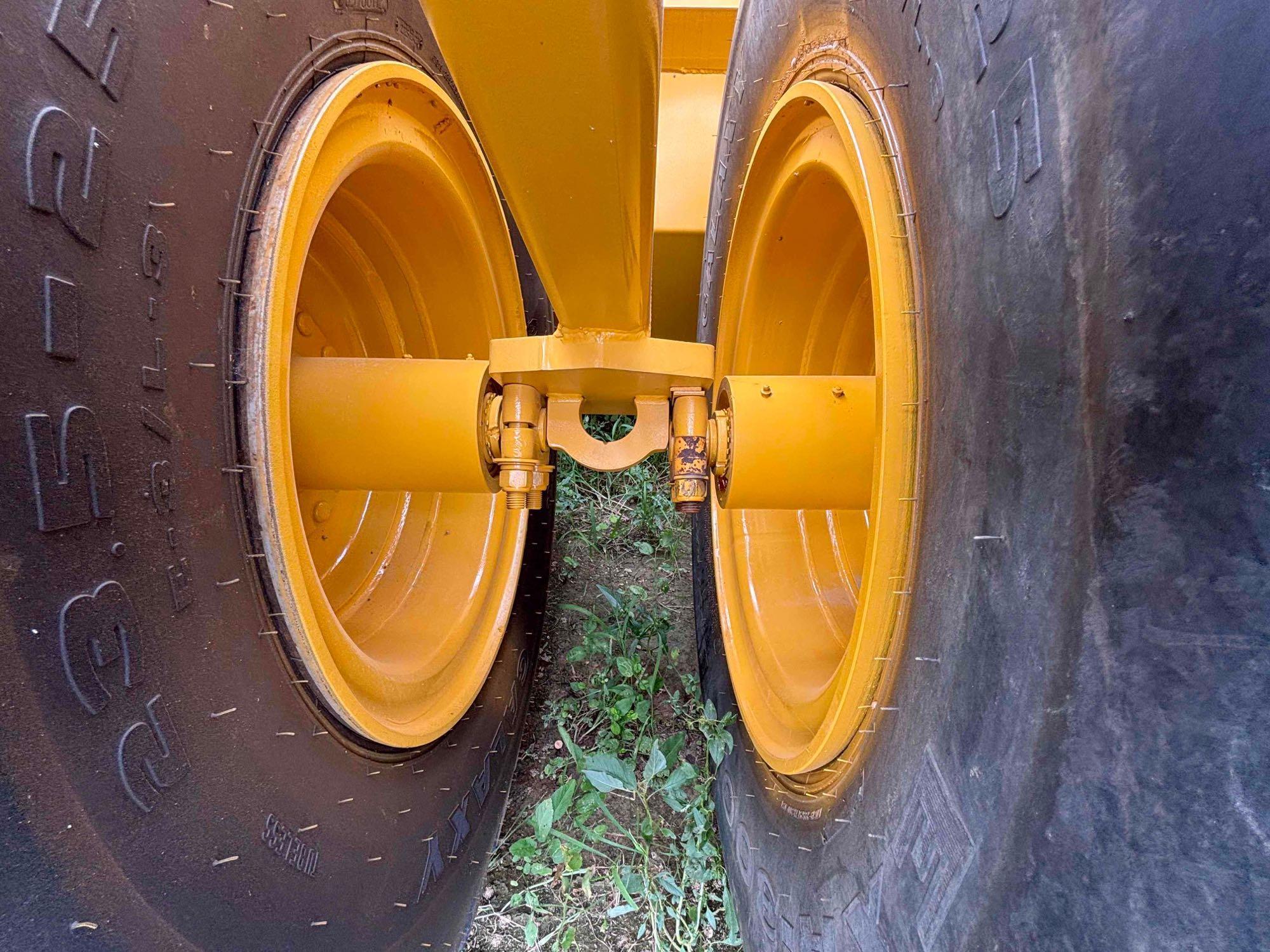 John Deere 2112C Soil Scraper