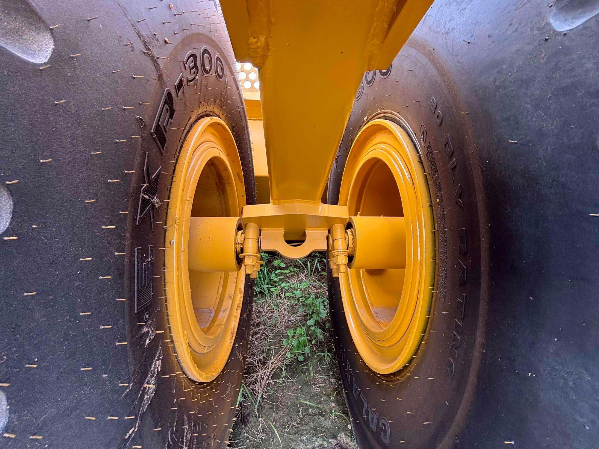 John Deere 2112C Soil Scraper