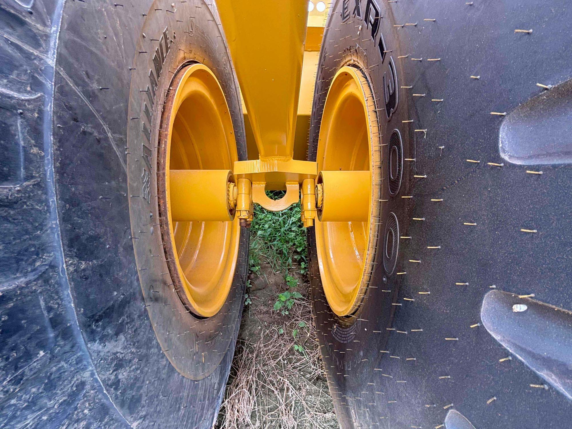 John Deere 2112C Soil Scraper