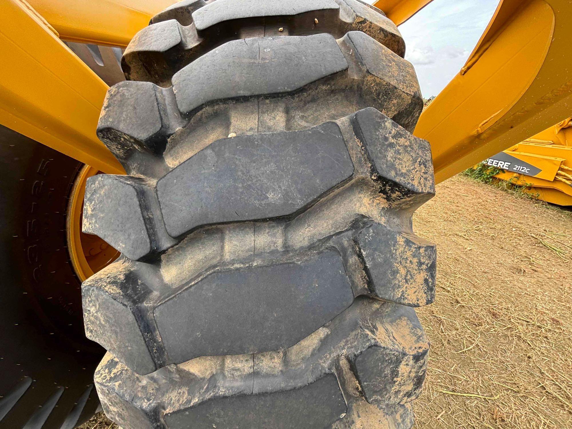 John Deere 2112C Soil Scraper