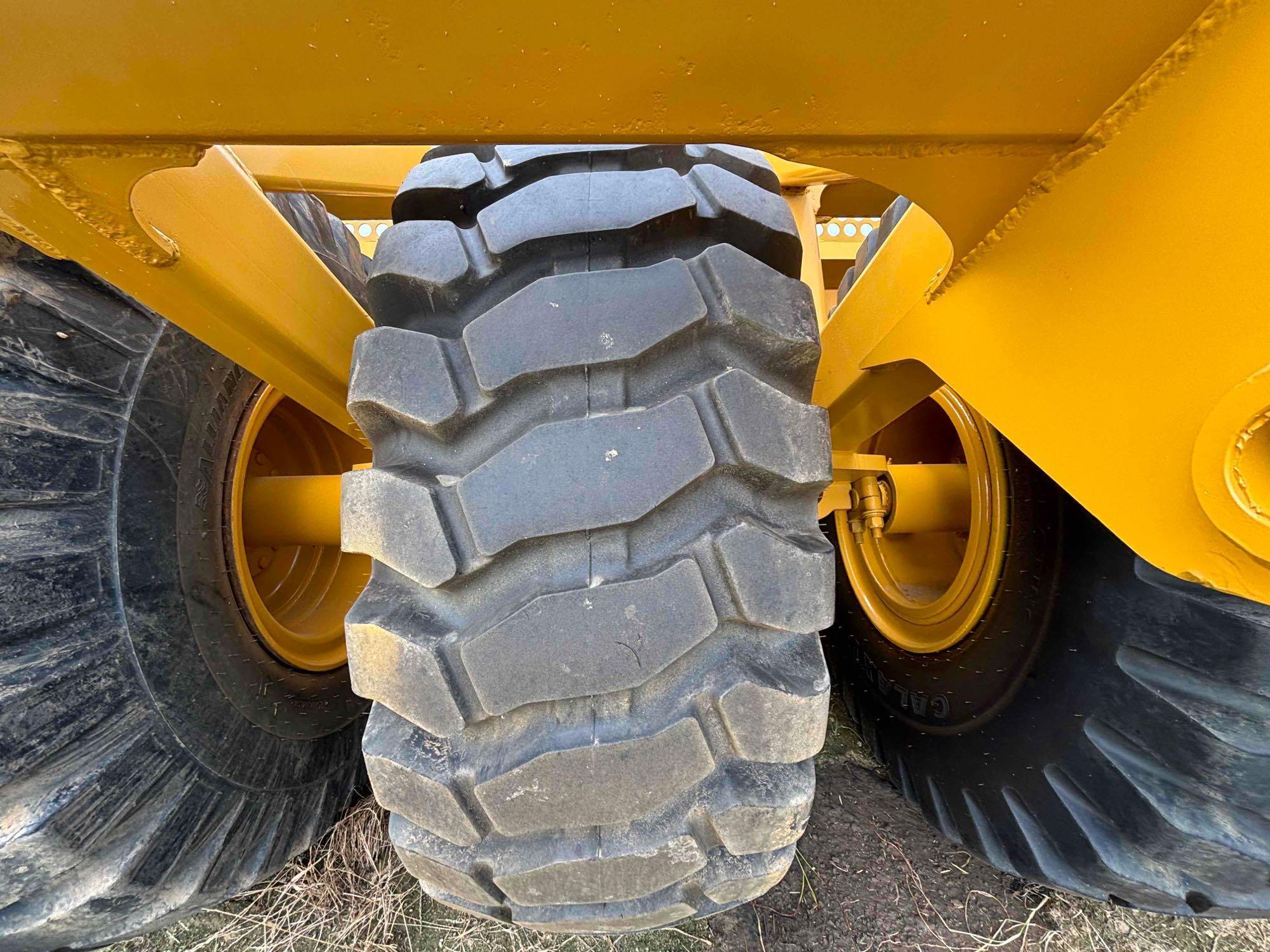 John Deere 2112C Soil Scraper