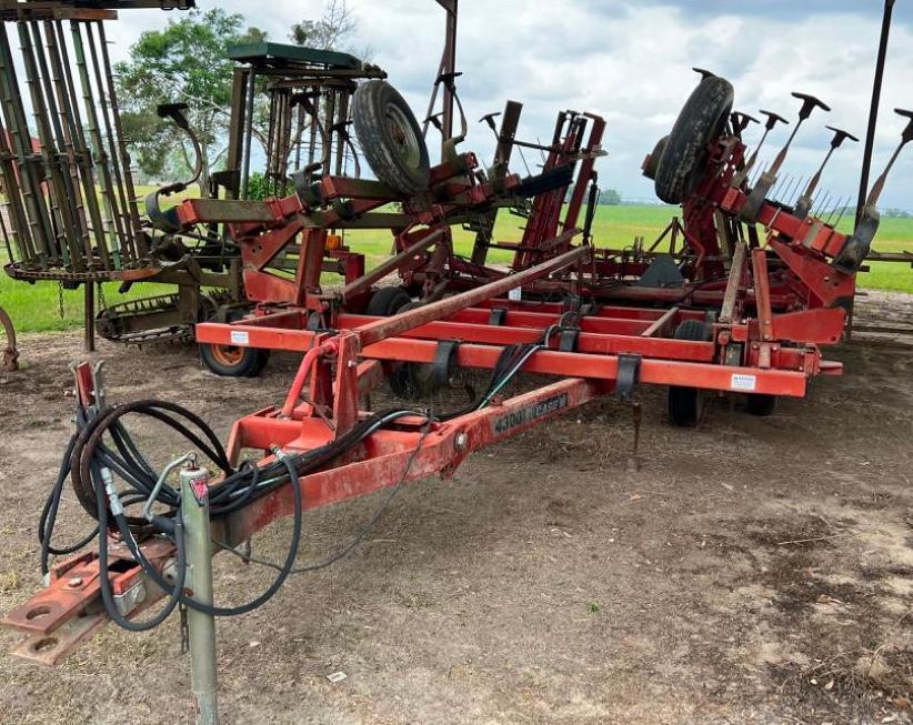 Case IH 4300 23' Field Cultivator