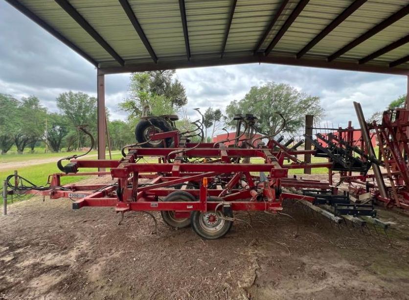 Case IH 4300 23' Field Cultivator