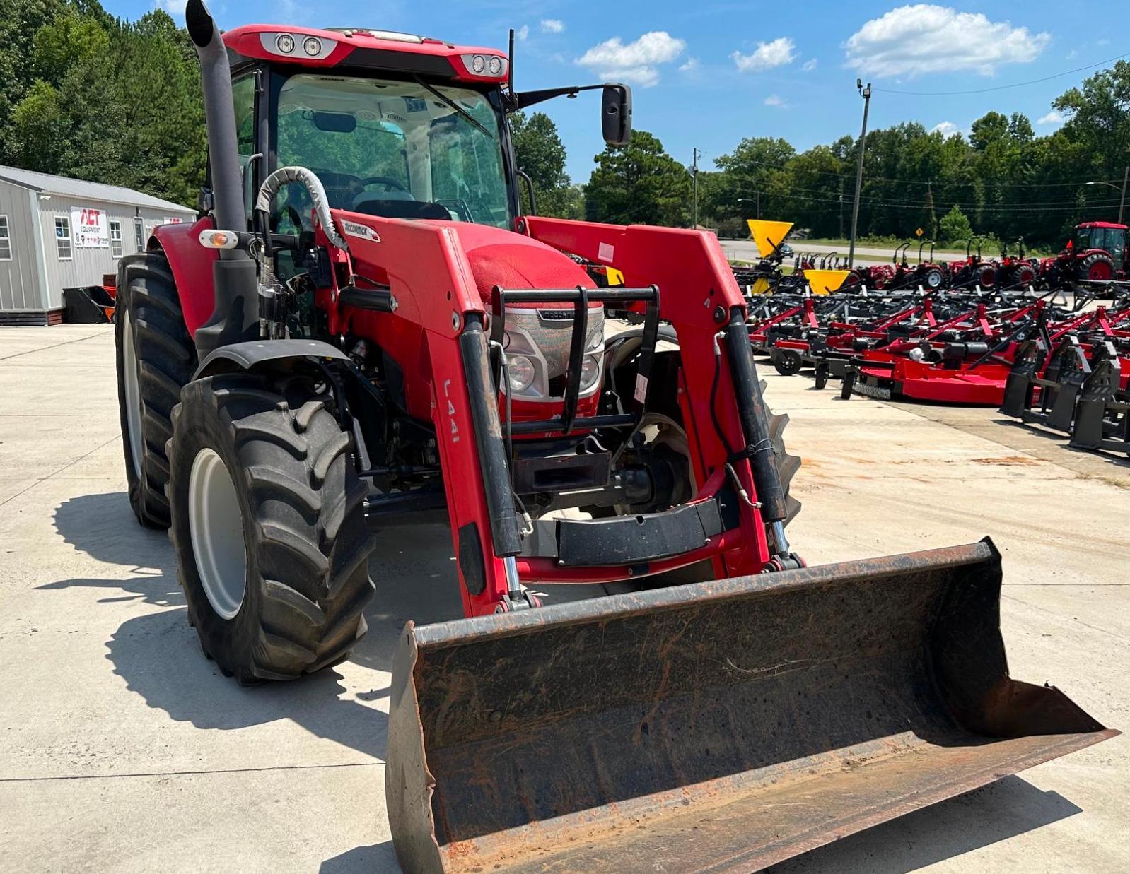 2015 McCormick X6.420 MFWD Tractor w/ L441 Loader