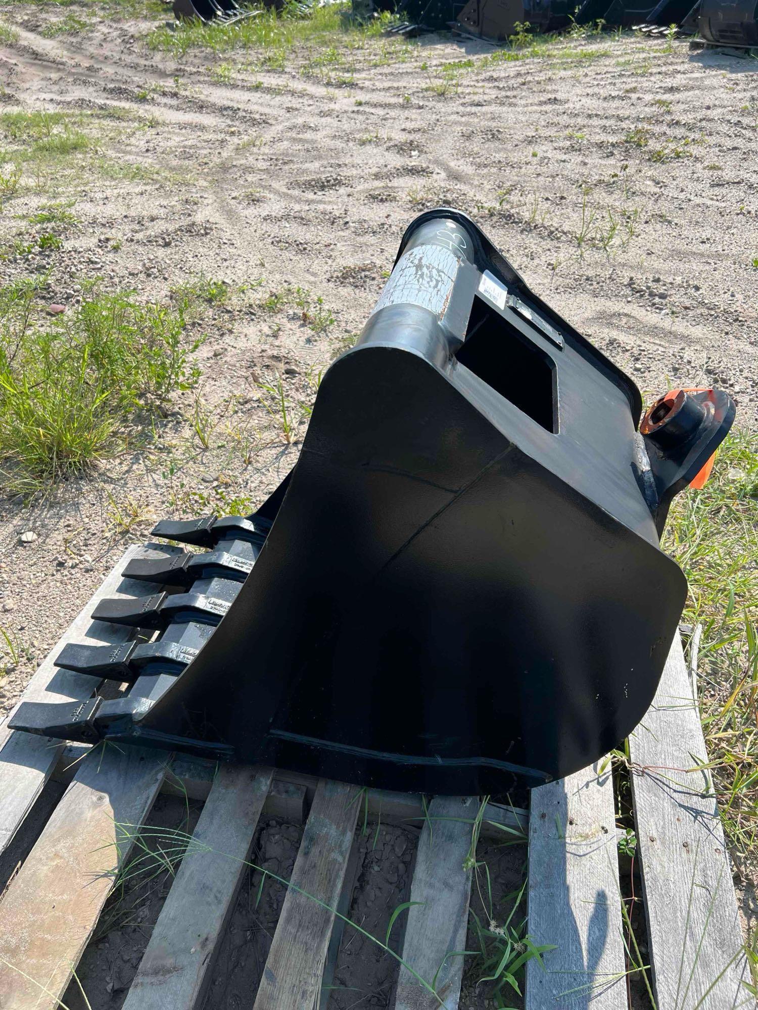 Sany 24" Bucket for Excavator SY75/SY80/SY95 and Backhoe SLB95