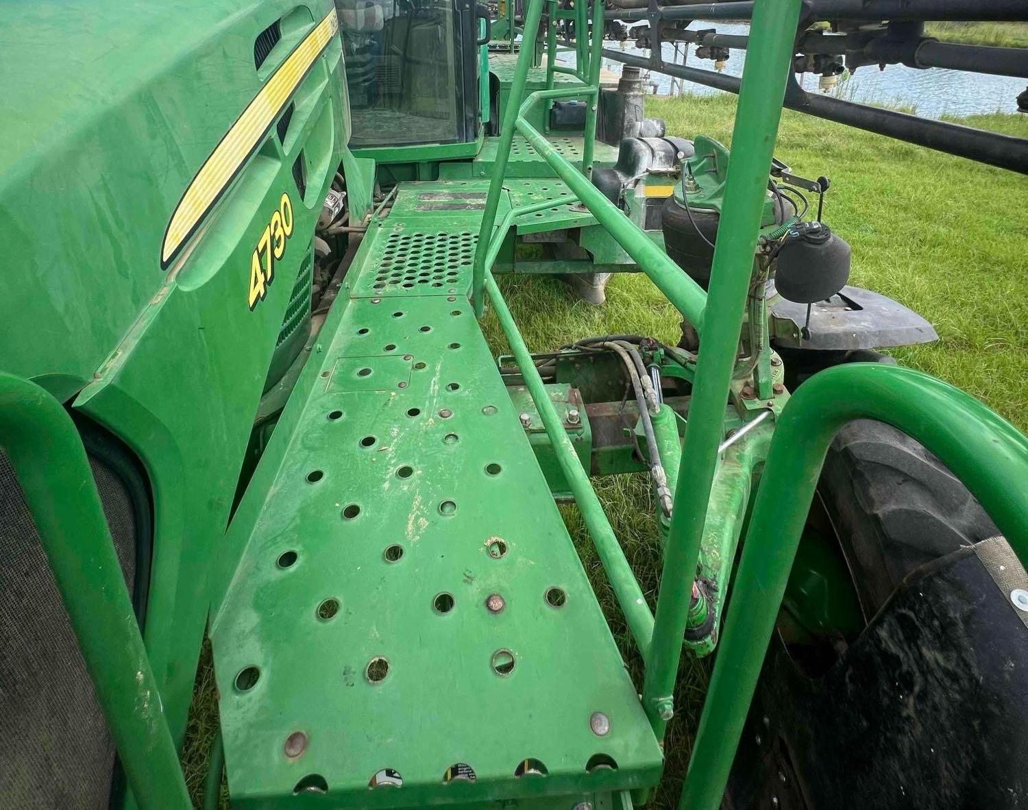 2013 John Deere 4730 Self-Propelled Sprayer