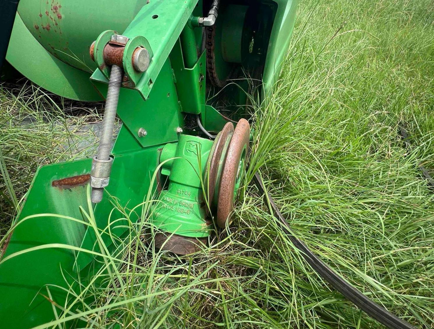 John Deere 630F 30' HydraFlex Header