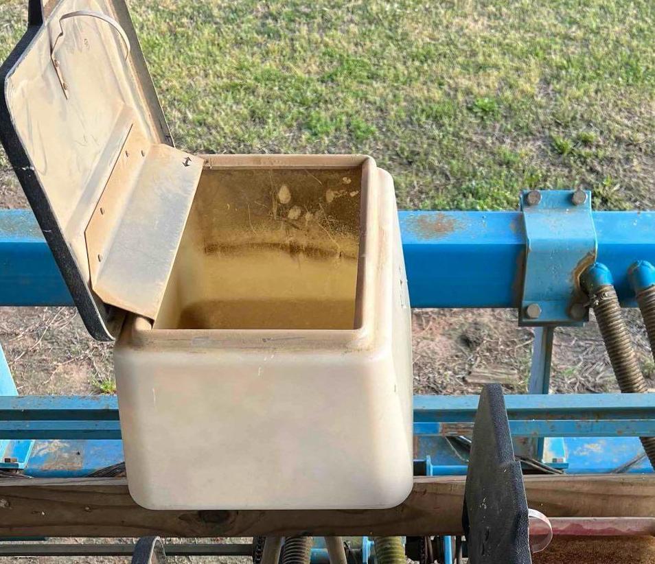2000 Monosem NGT 3-Point Planters