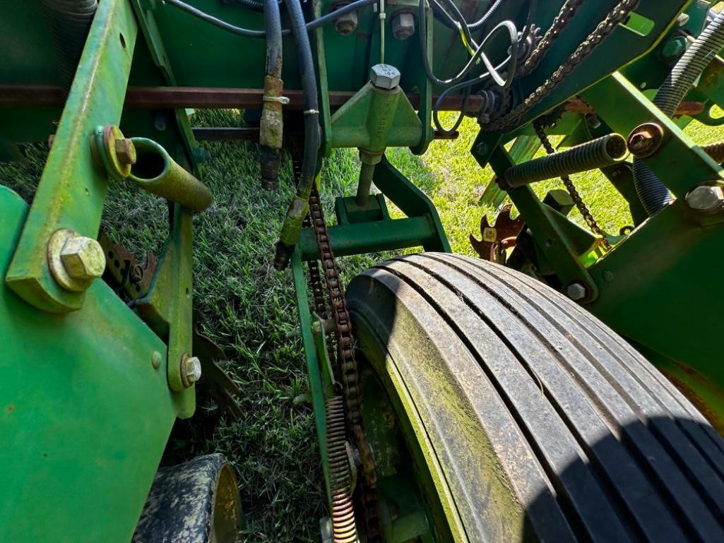 2004 John Deer 7300 Max-Emerge 3-Point Planter