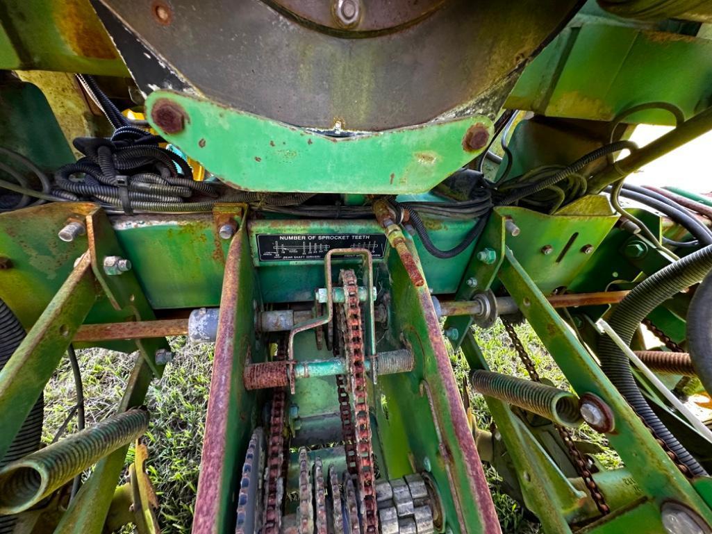 2004 John Deer 7300 Max-Emerge 3-Point Planter