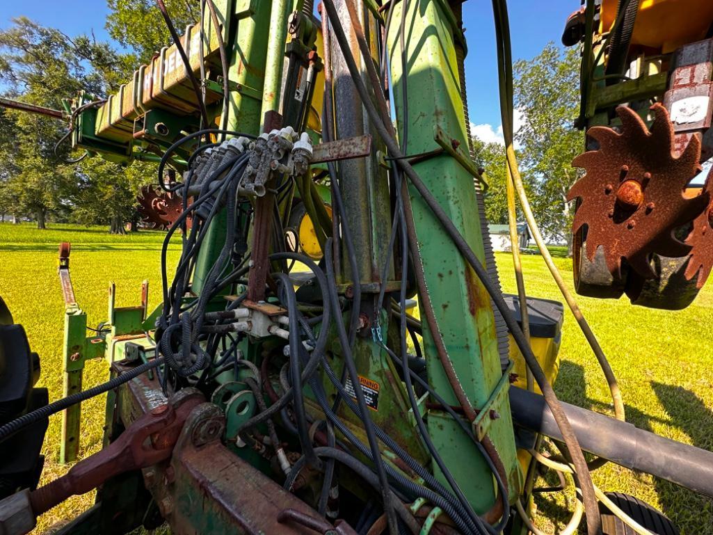 2004 John Deer 7300 Max-Emerge 3-Point Planter