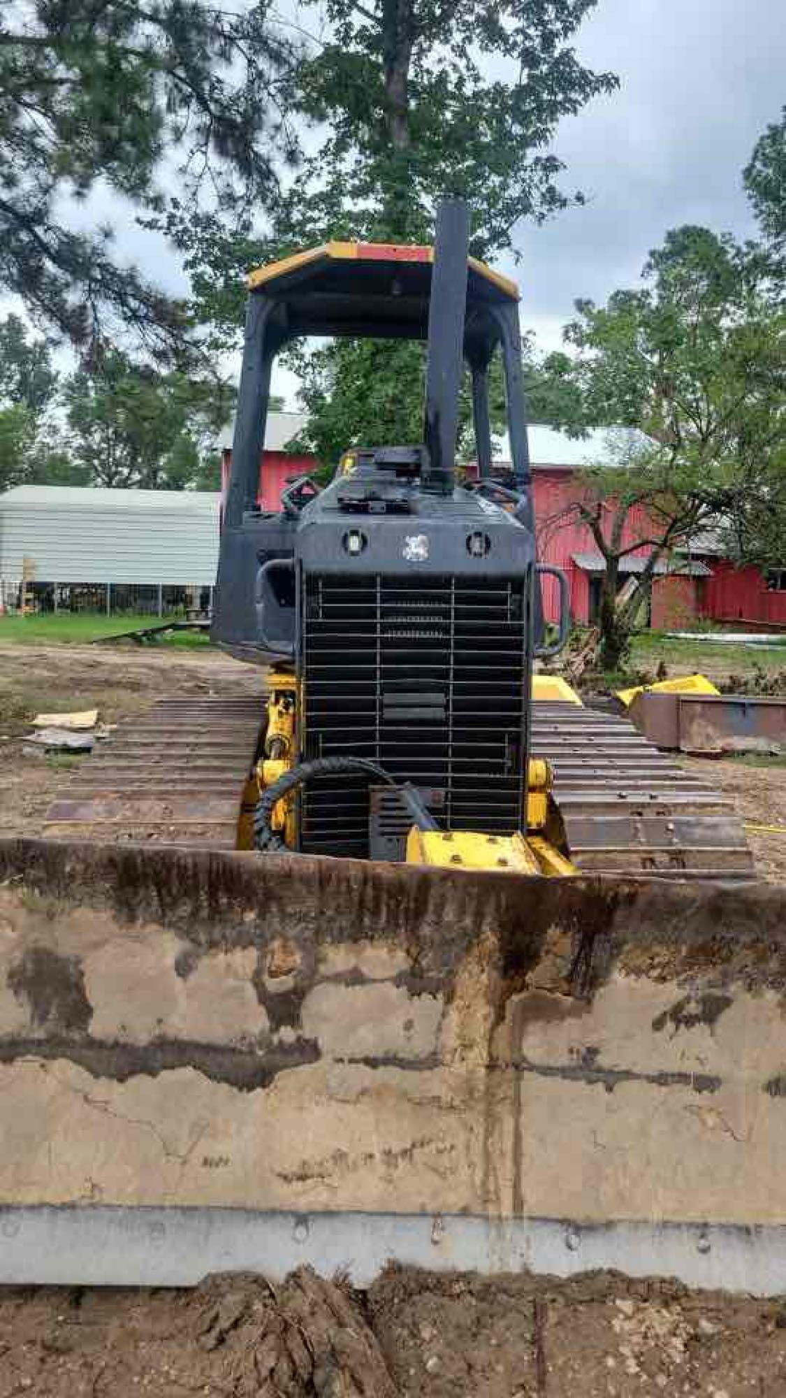 2011John Deere 450J LGP Dozer with 6-way Blade