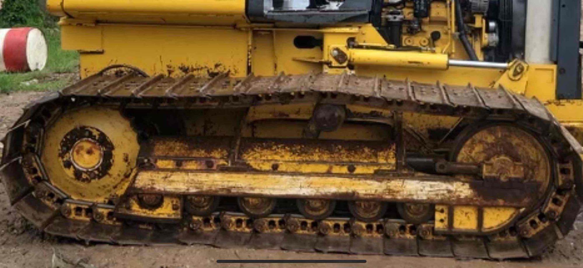 2011John Deere 450J LGP Dozer with 6-way Blade