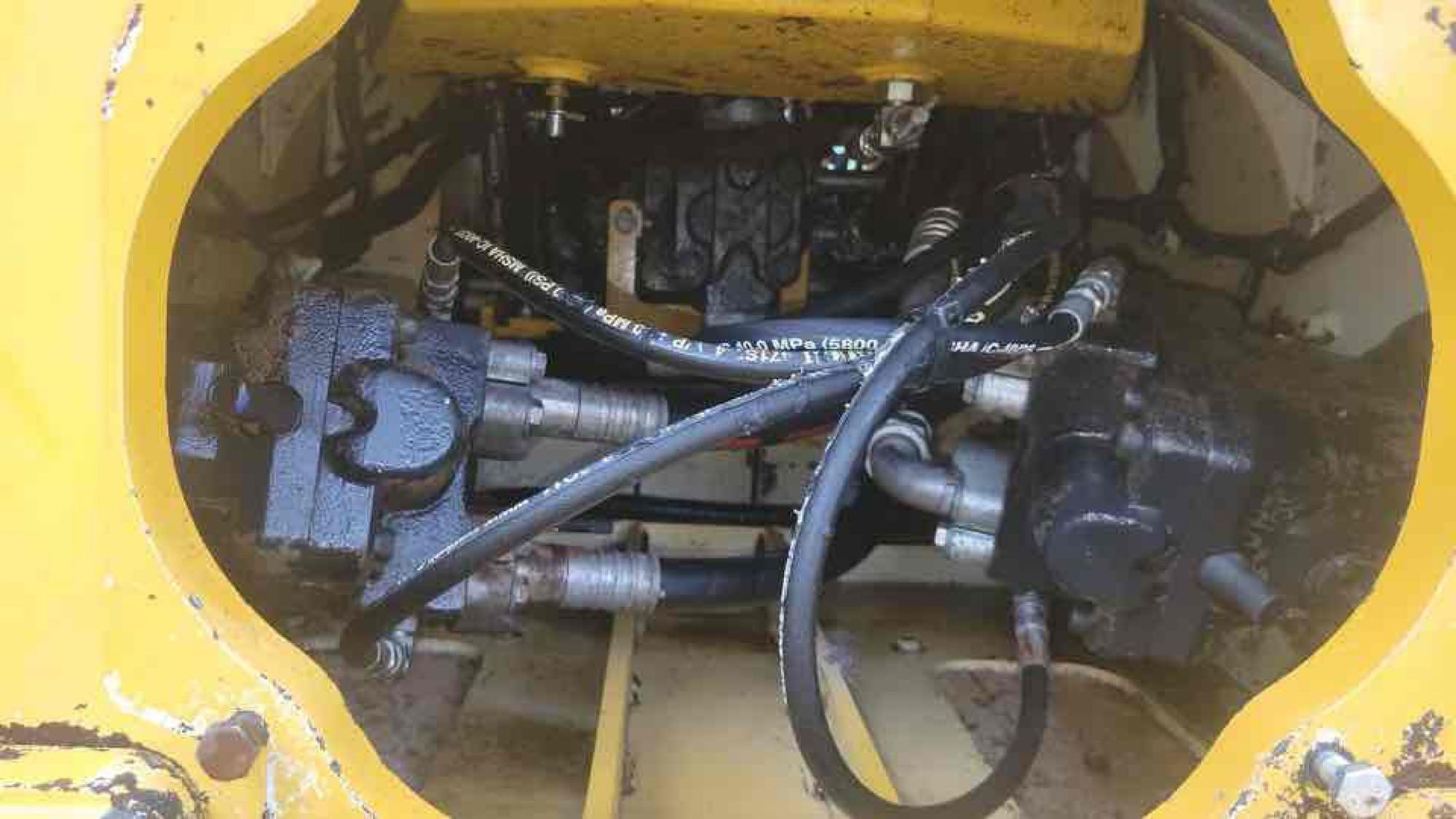 2011John Deere 450J LGP Dozer with 6-way Blade