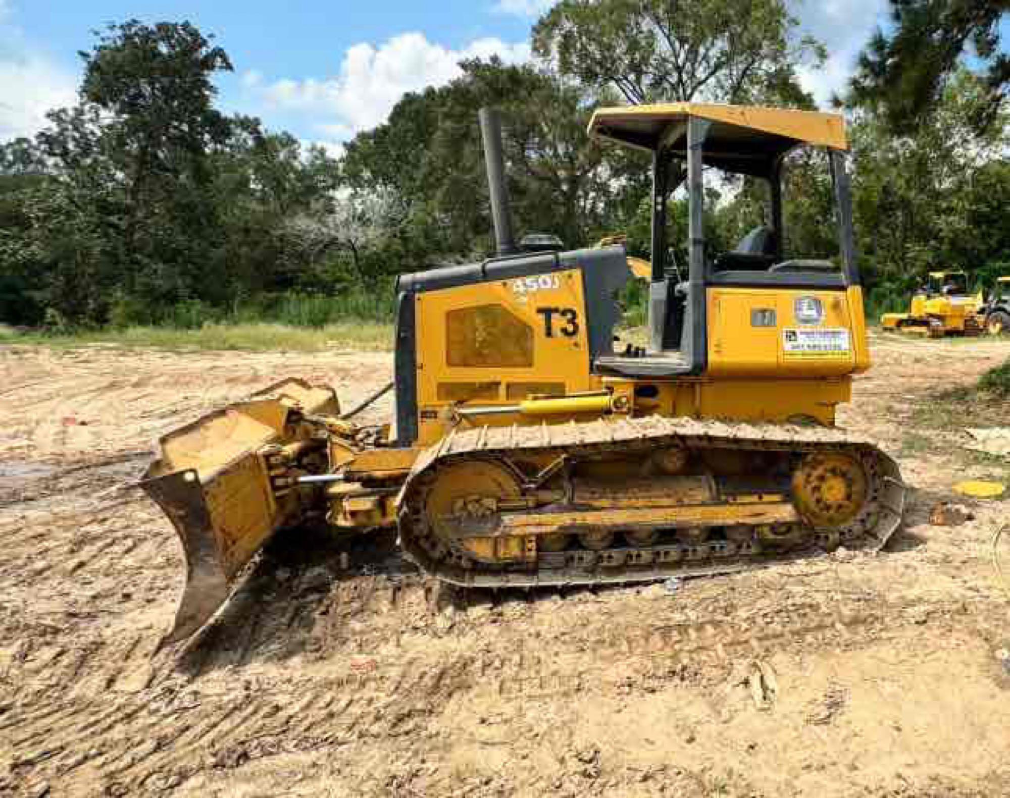 2011John Deere 450J LGP Dozer with 6-way Blade