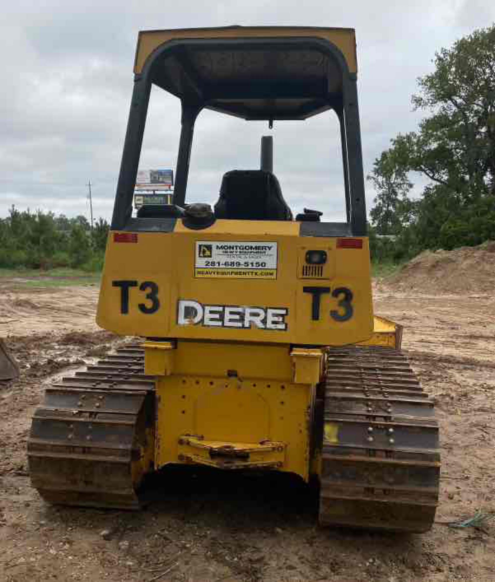 2011John Deere 450J LGP Dozer with 6-way Blade