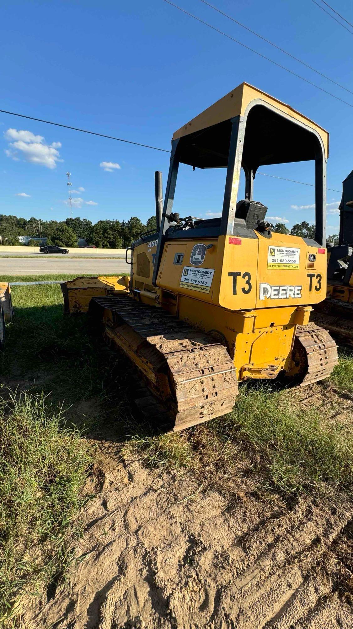 2011John Deere 450J LGP Dozer with 6-way Blade