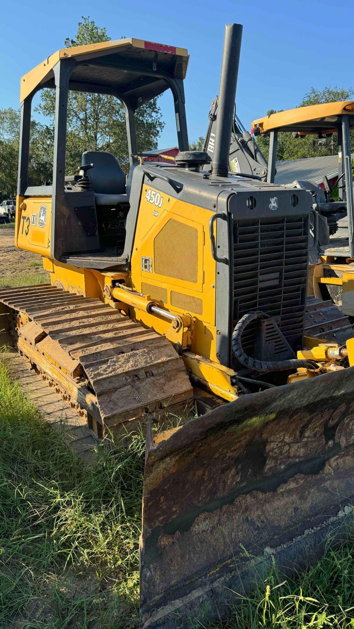 2011John Deere 450J LGP Dozer with 6-way Blade