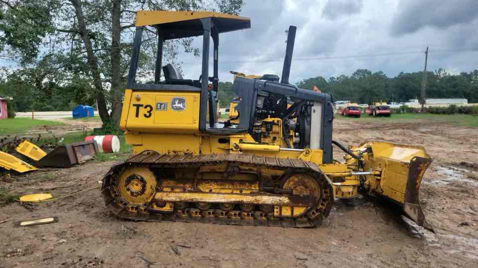 2011John Deere 450J LGP Dozer with 6-way Blade
