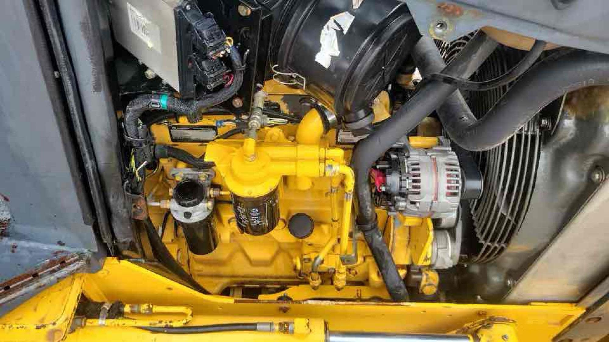 2011John Deere 450J LGP Dozer with 6-way Blade