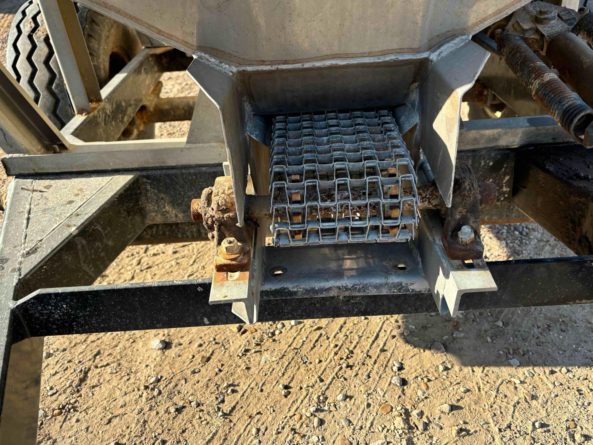 Adams 6-ton Fertilizer Buggy