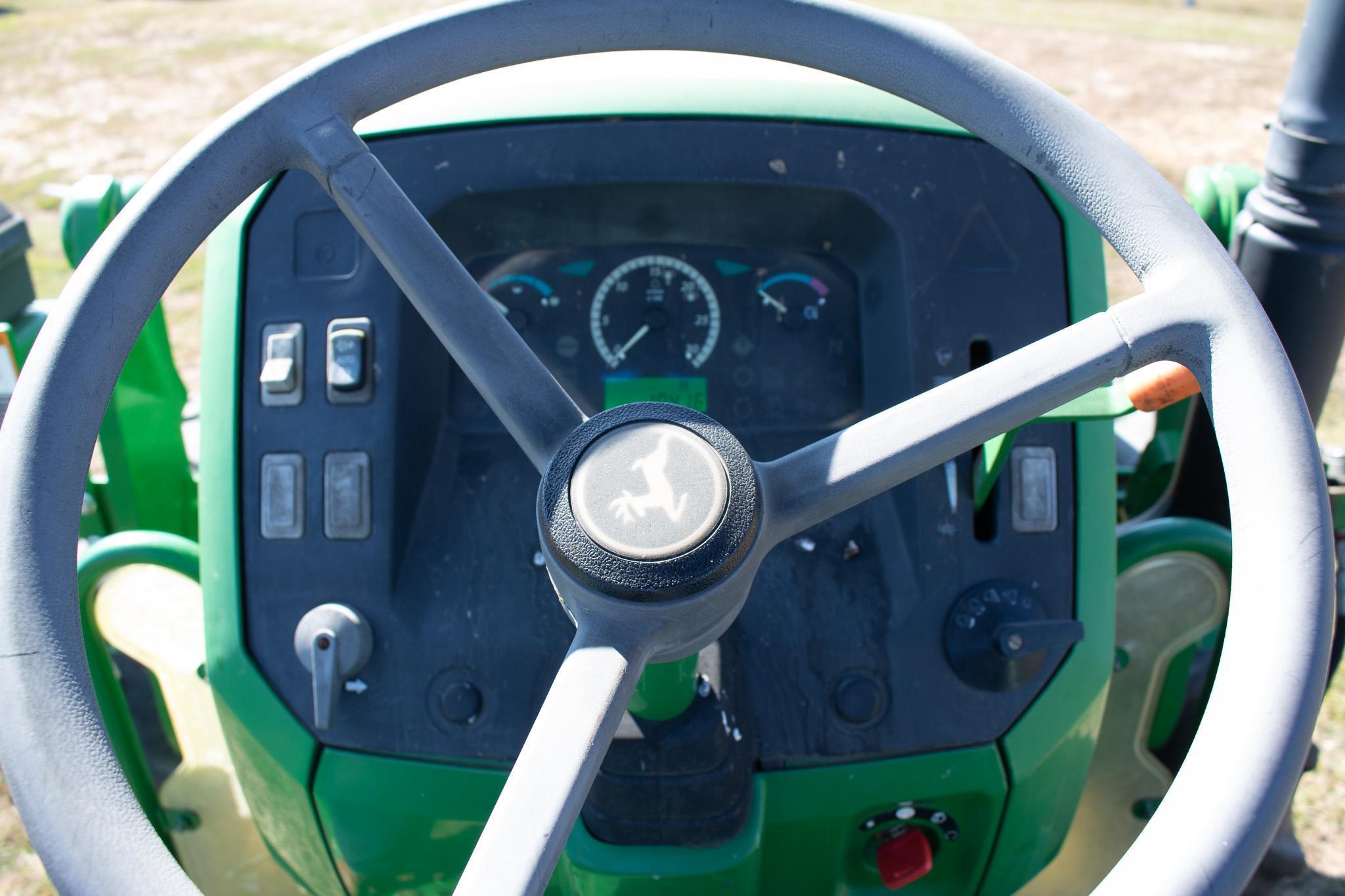 John Deere 5075E