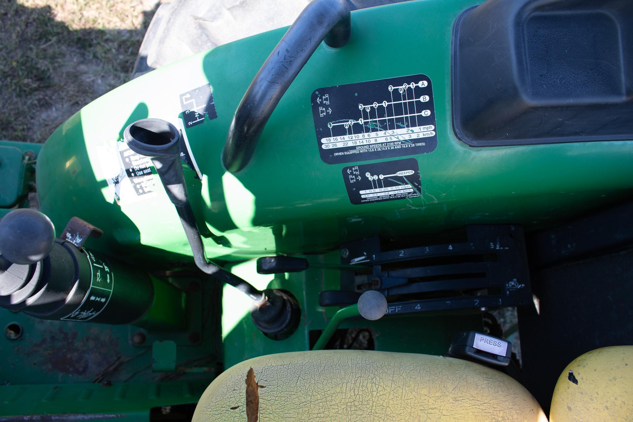 John Deere 5075E