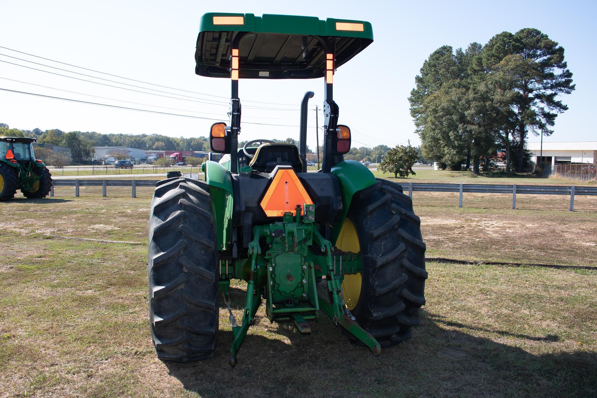 John Deere 5075E
