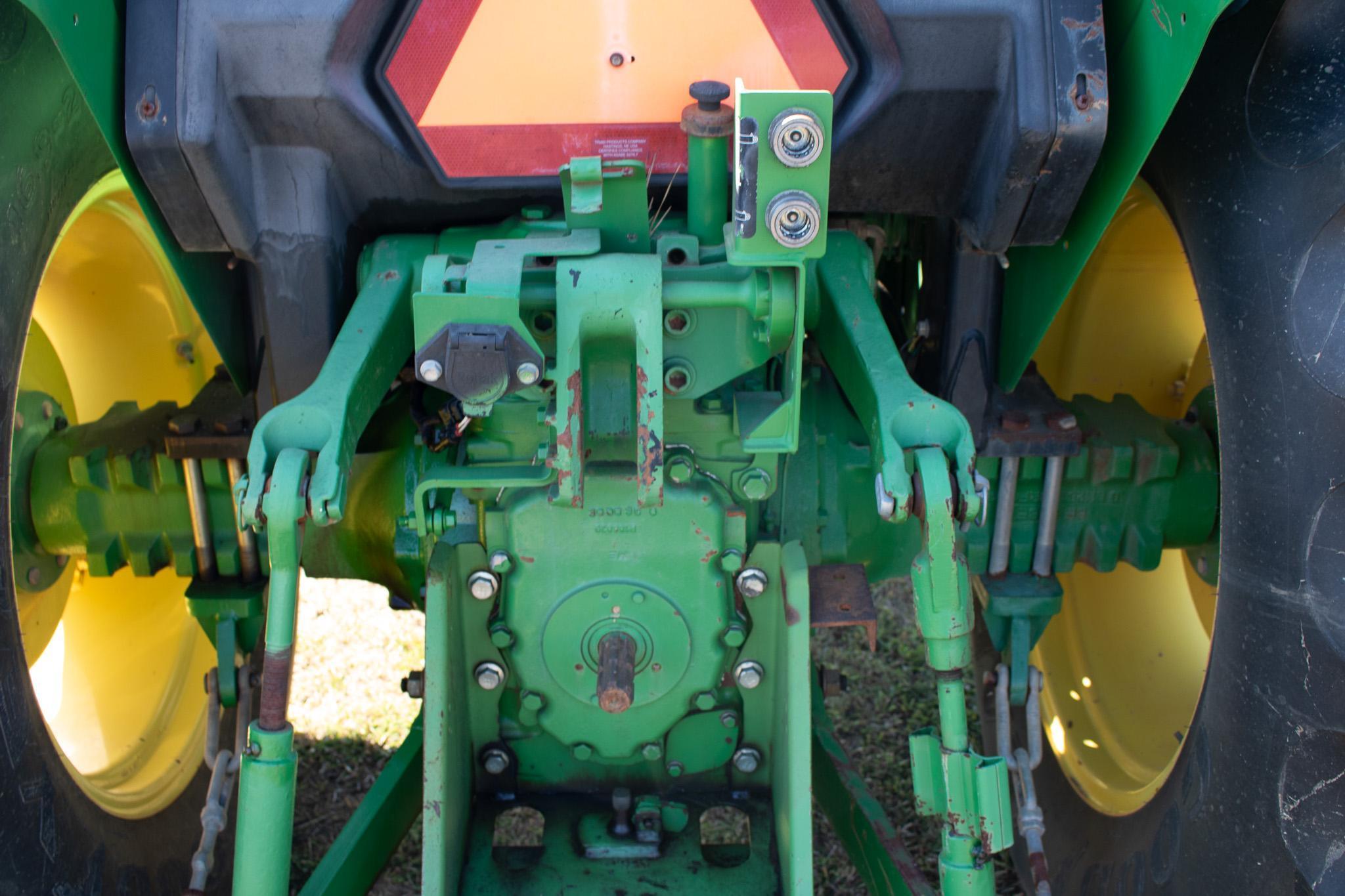 John Deere 5075E