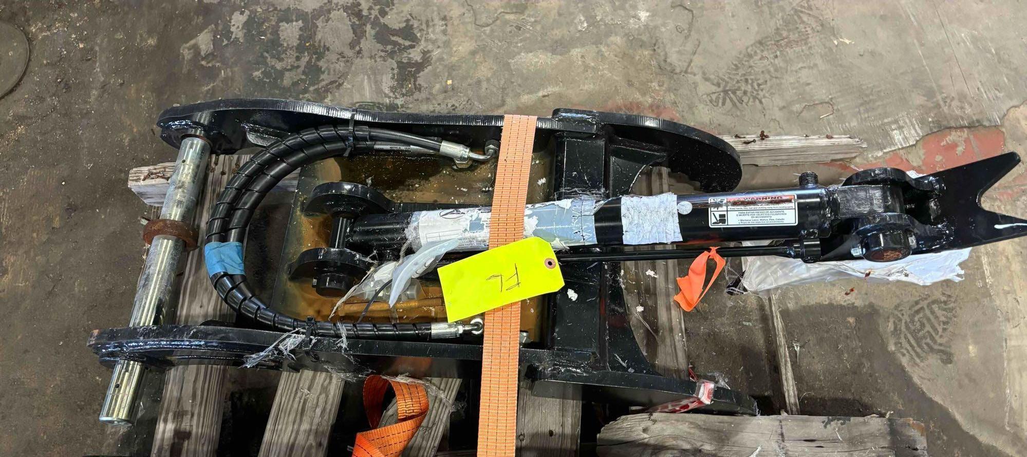 Sany SY50 MP Hydraulic Thumb