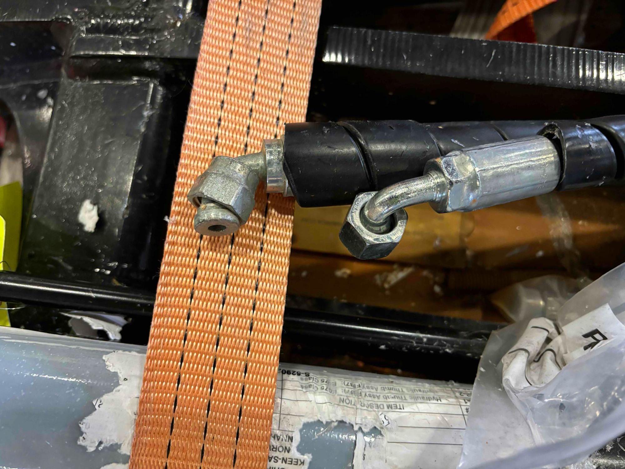 Sany SY50 MP Hydraulic Thumb