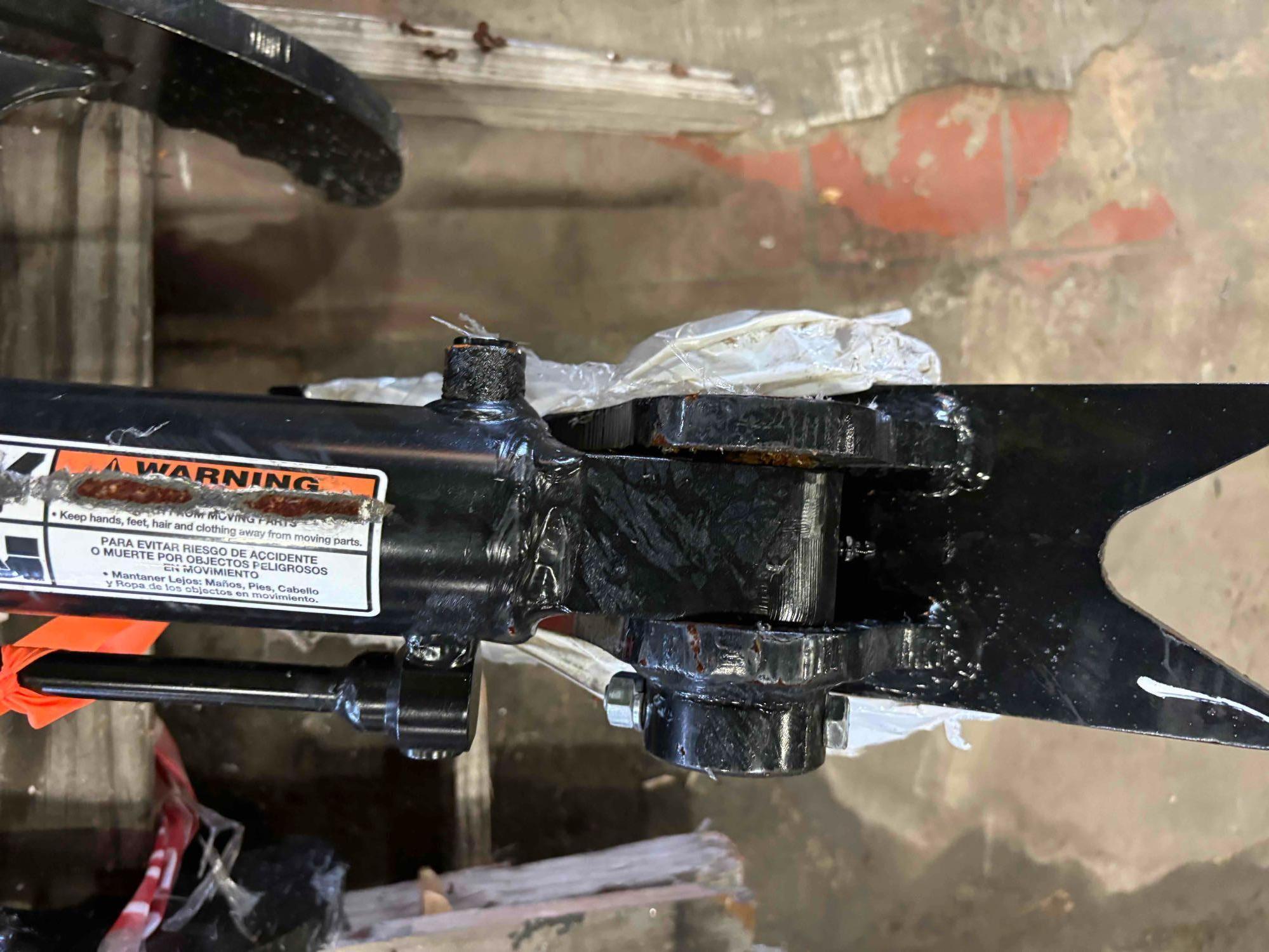 Sany SY50 MP Hydraulic Thumb