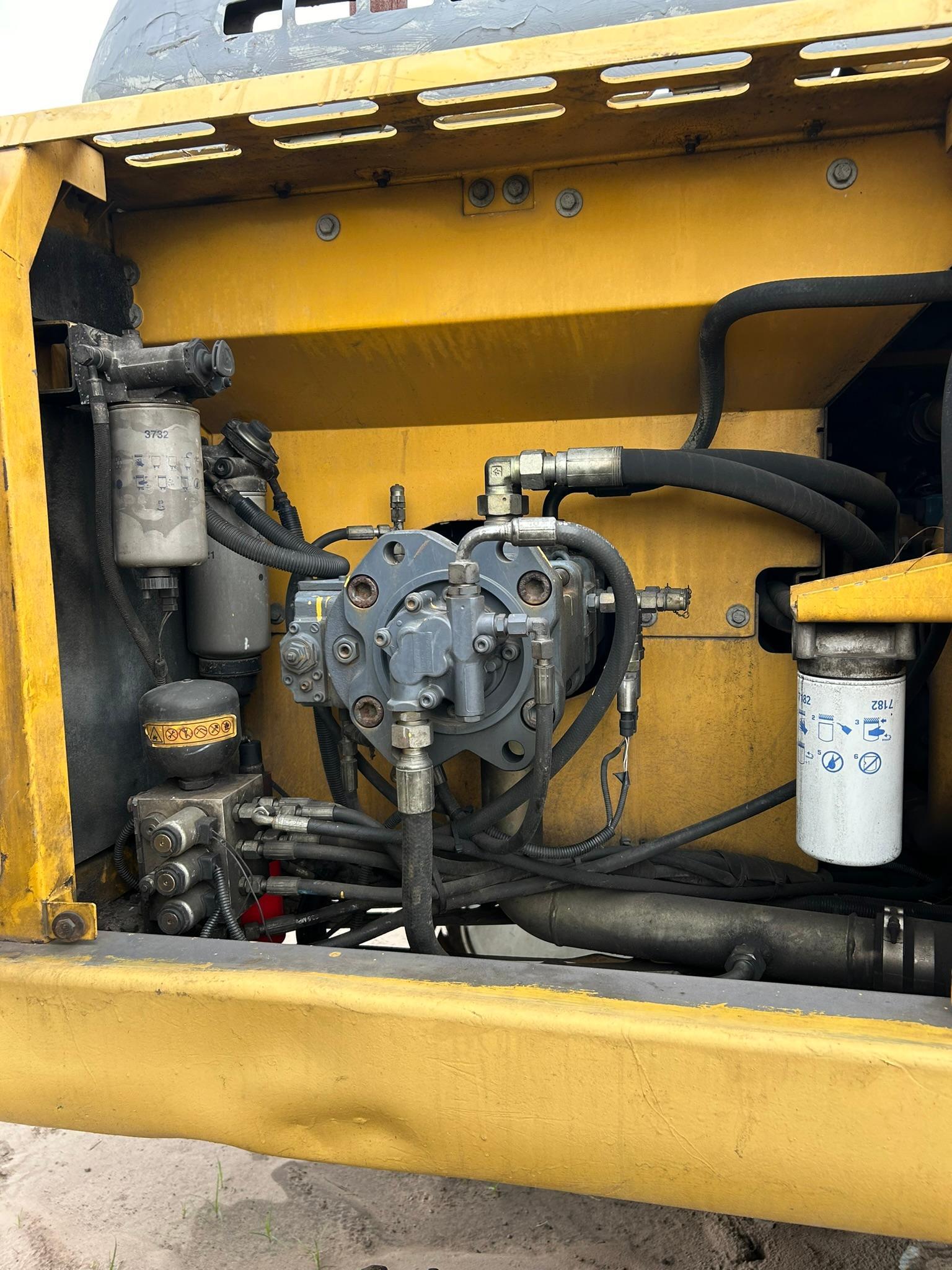 XCMG XE240 Excavator