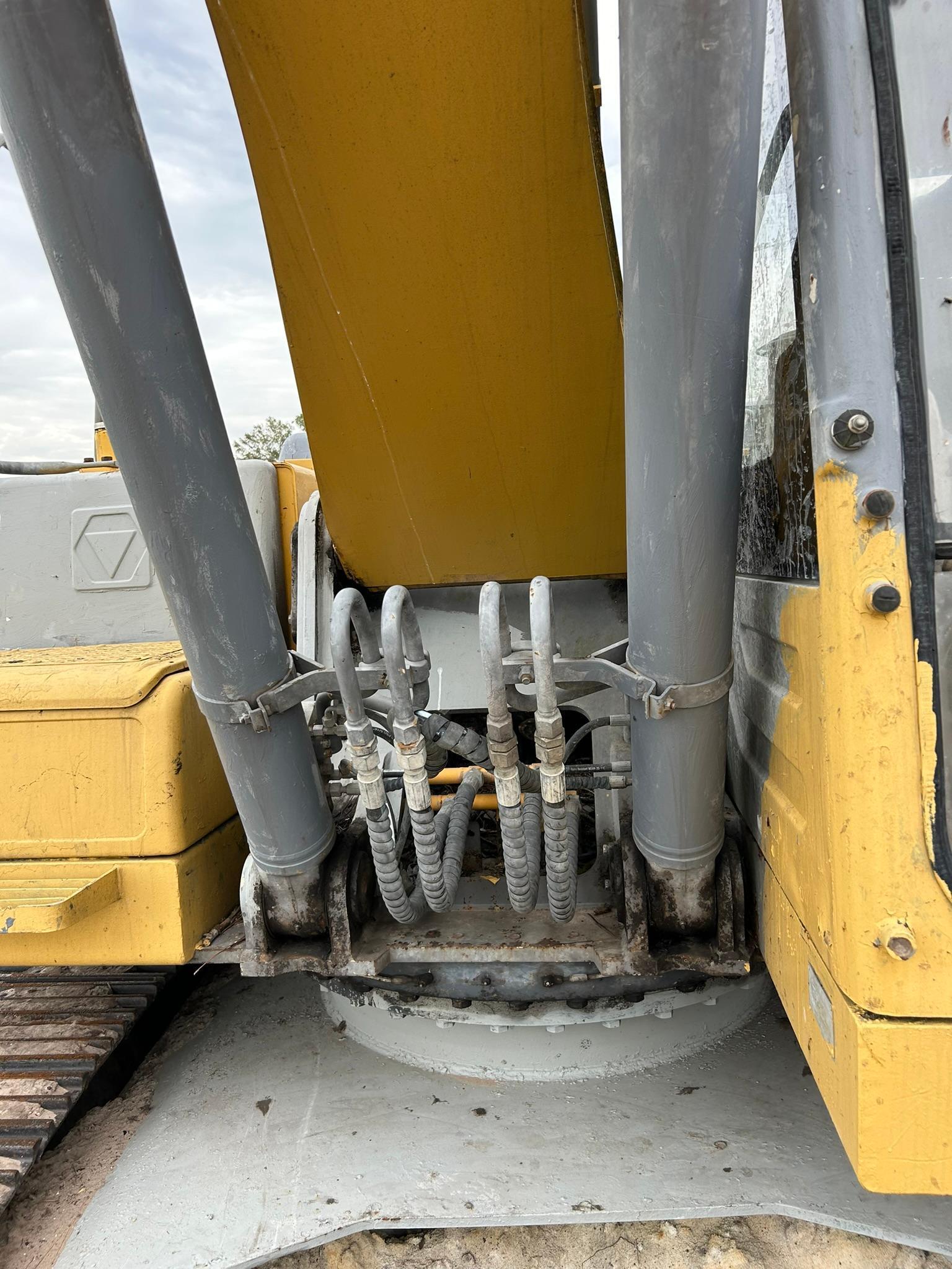 XCMG XE240 Excavator