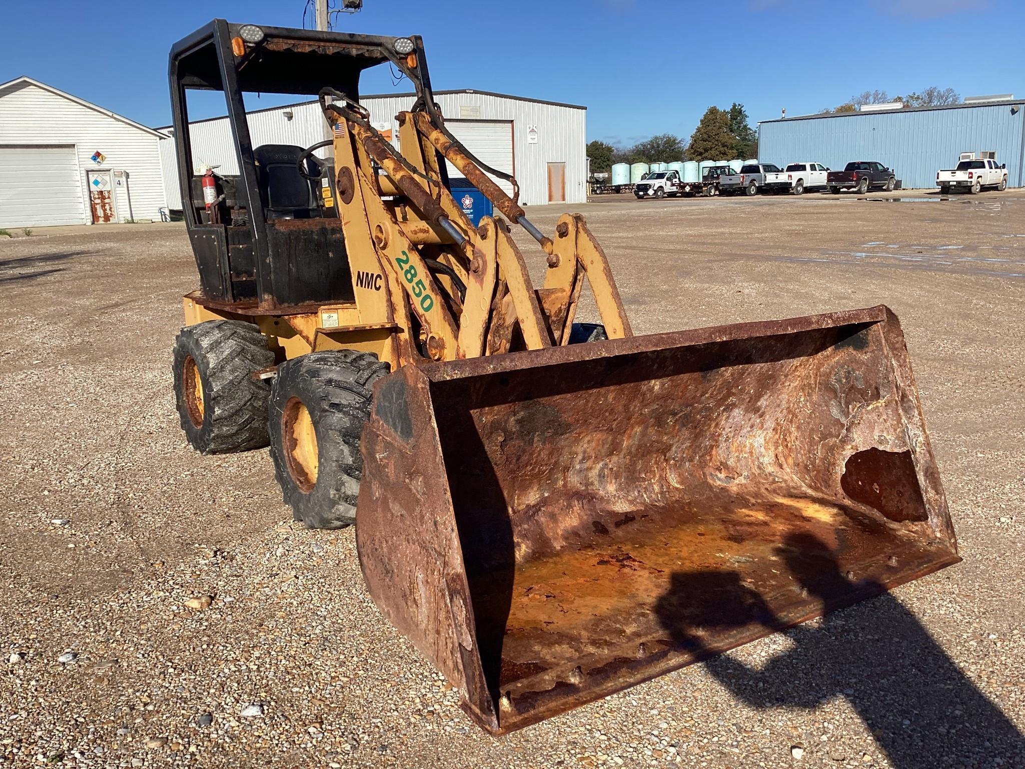 NMC 2850 Loader