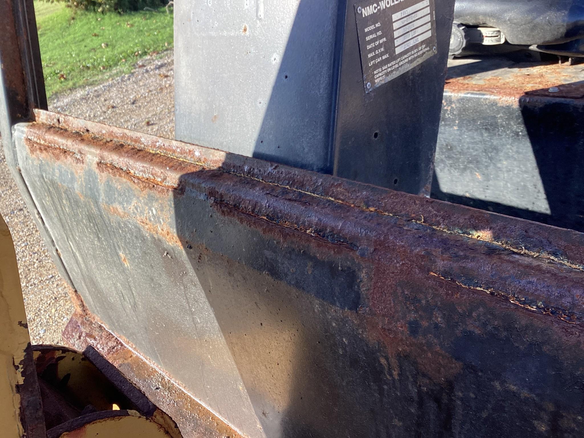 NMC 2850 Loader