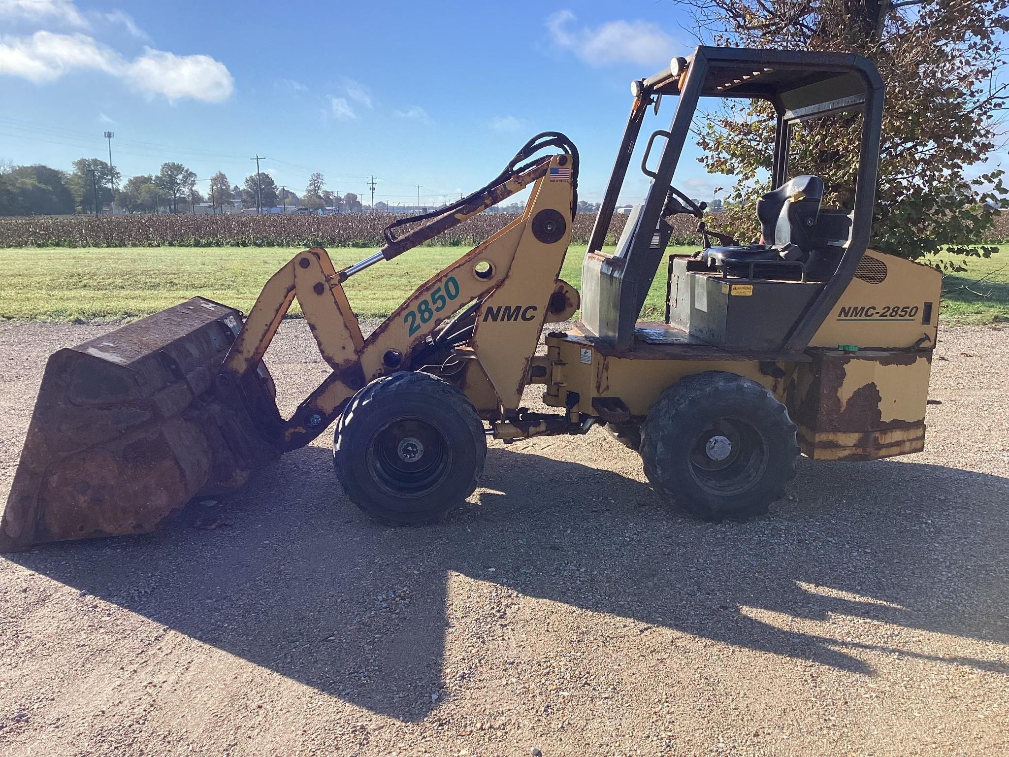 NMC 2850 Loader