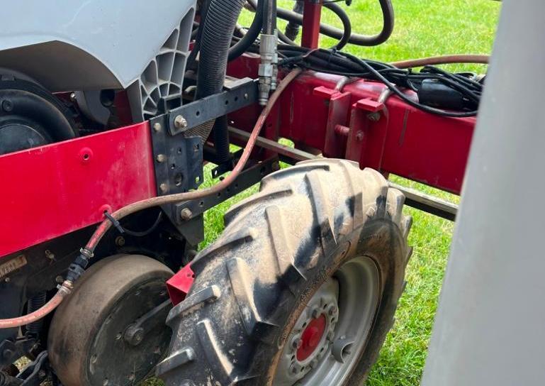 Case 1200 3-Point 6 Row Planter