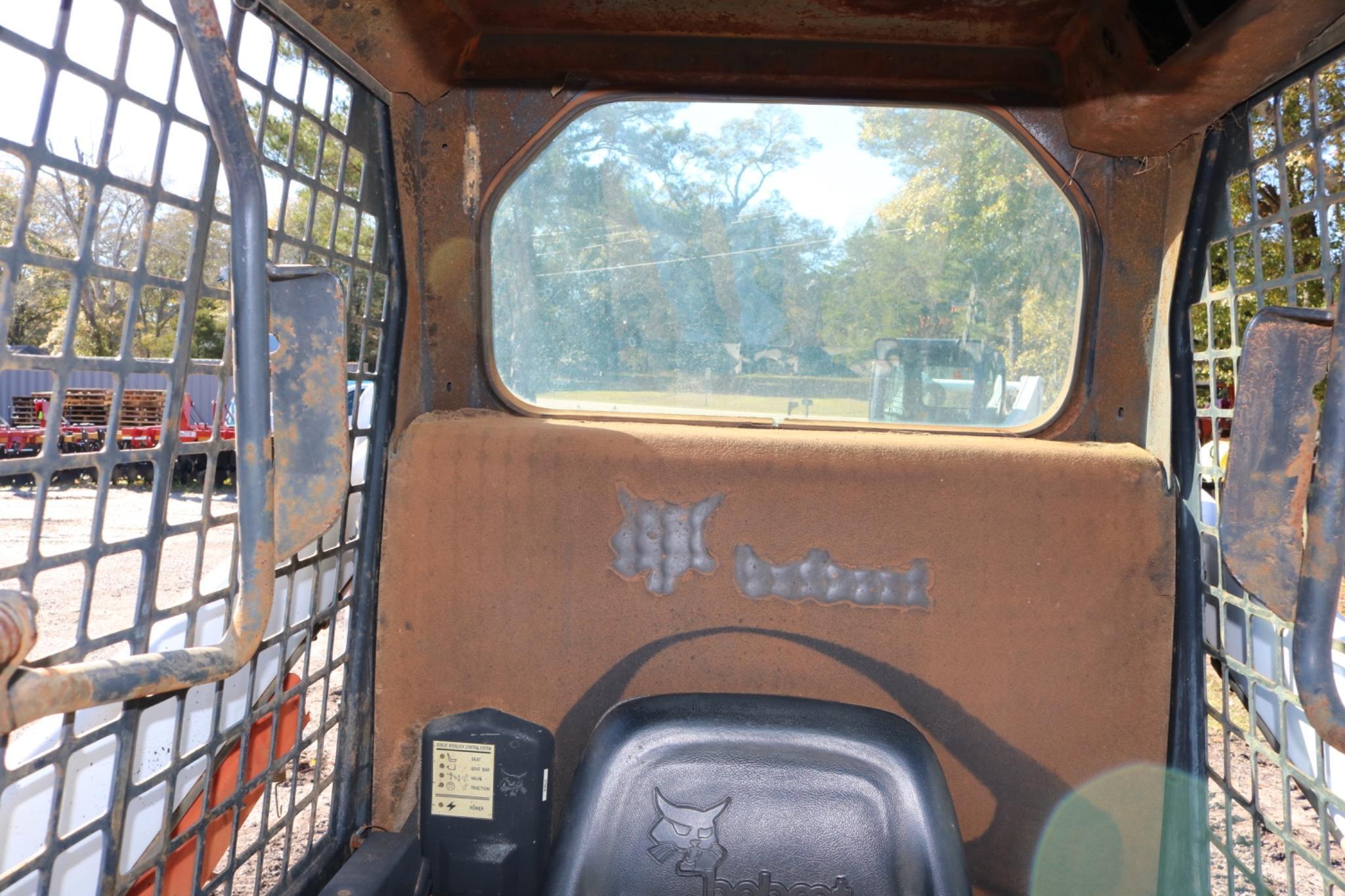 Bobcat 735 Wheeled Skidsteer