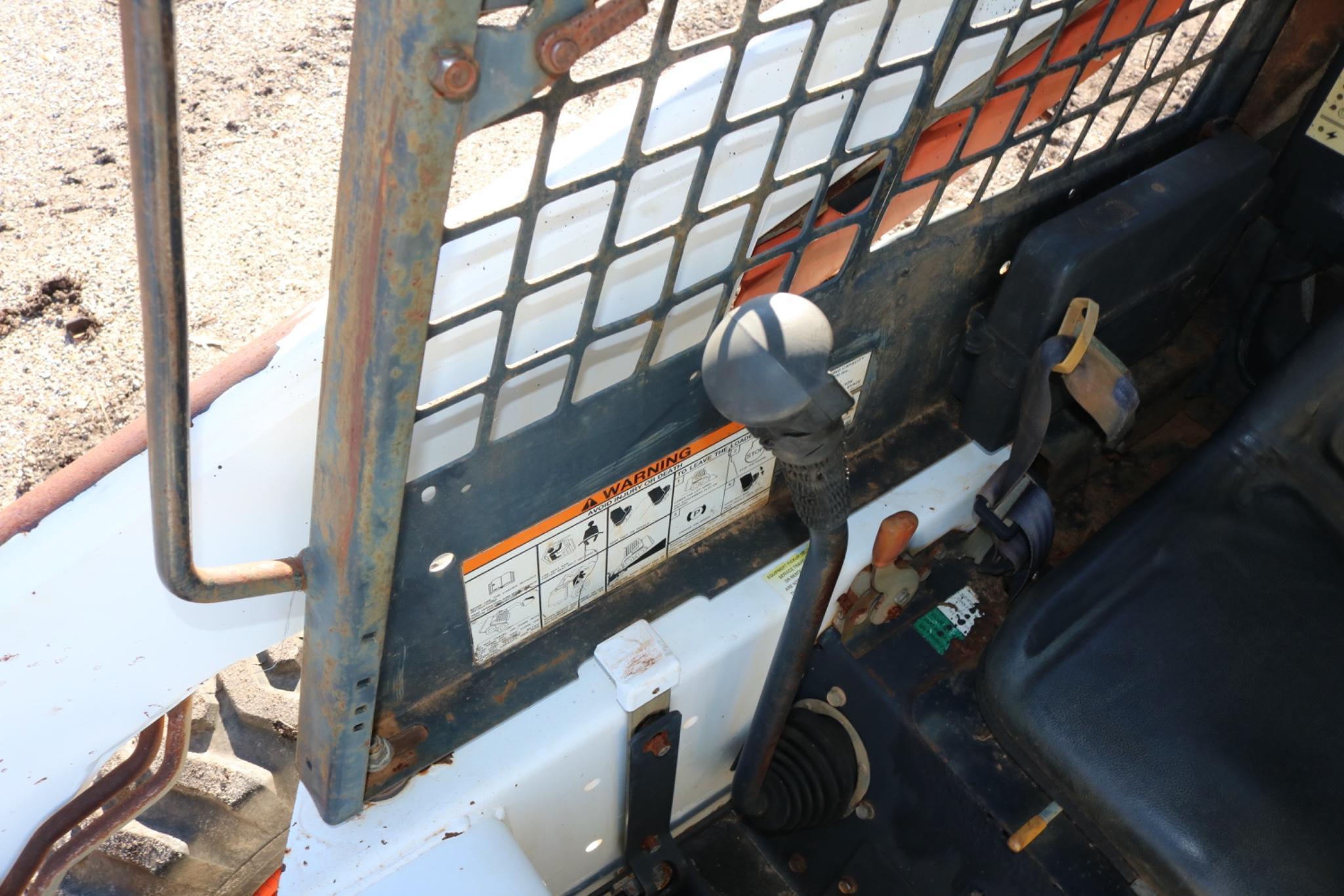 Bobcat 735 Wheeled Skidsteer