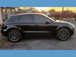 2015 Porsche Macan