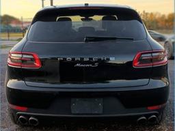 2015 Porsche Macan