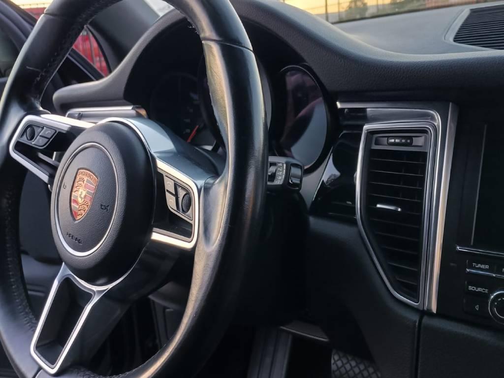 2015 Porsche Macan