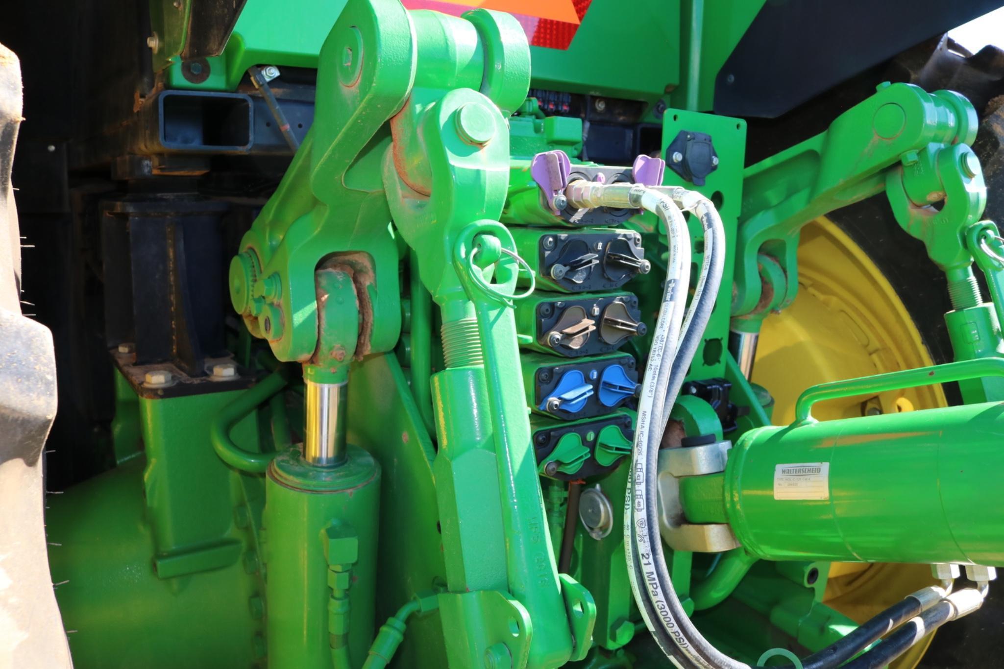2022 John Deere 8R 370